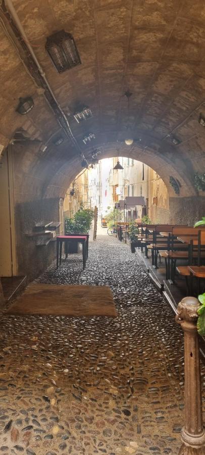 Appartamento In Centro Storico Alghero Luaran gambar